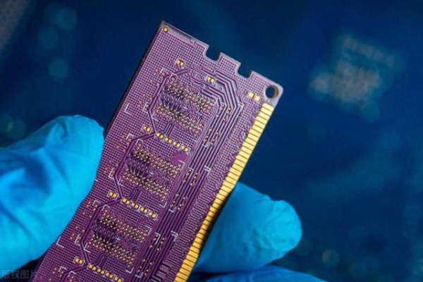 真牛所配资 光刻胶也爆雷, 最大降幅 19231%! 社保基金、摩根、巴莱克却在买进