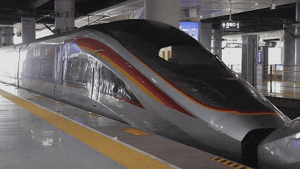 百盛证券 最近坐到“加长版”高铁？暑期出行要了解→