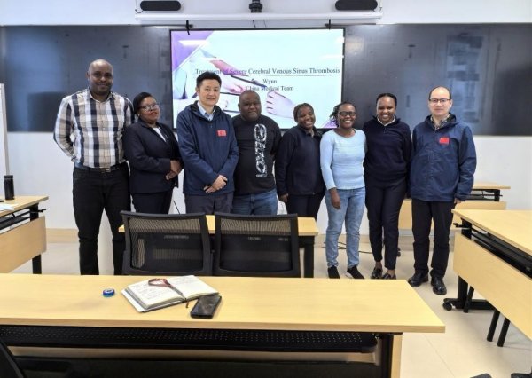 丰益国际 中国援莱医疗队开展重症医学培训